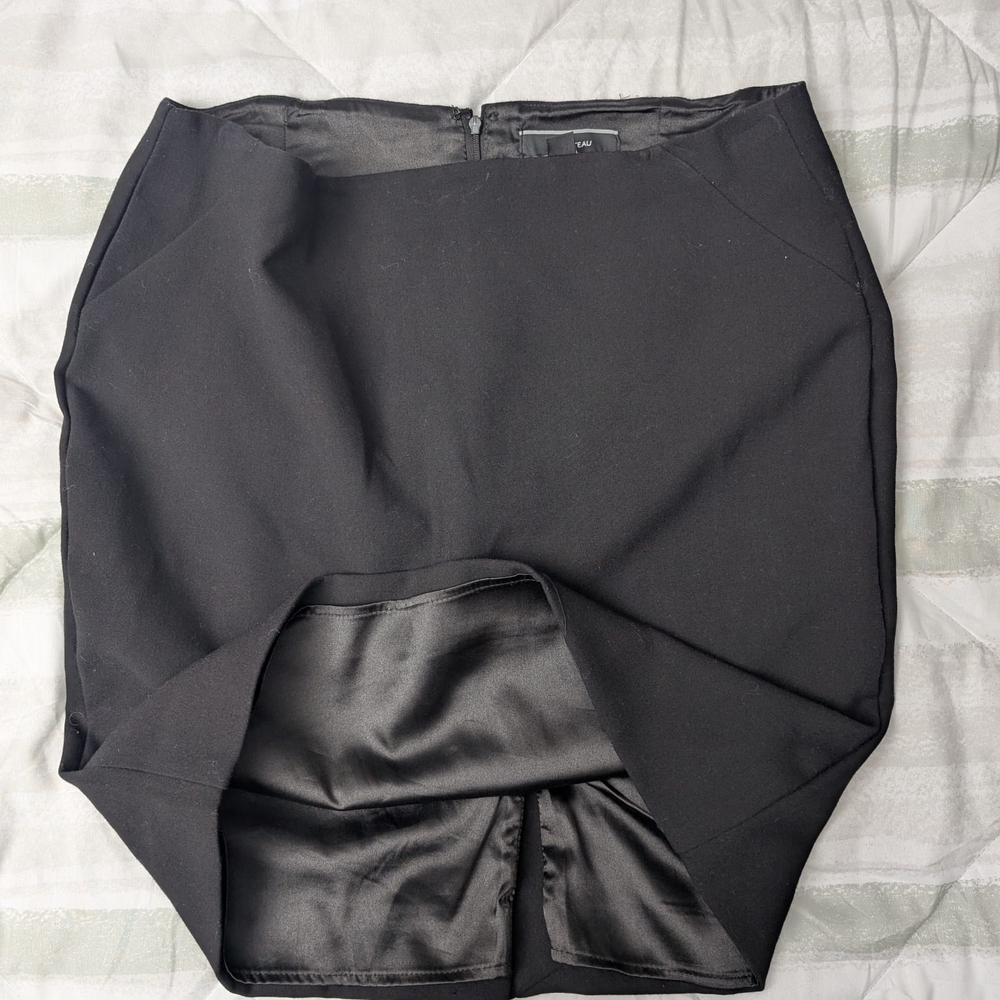Le Chateau Elegant Black Women's Skirt
